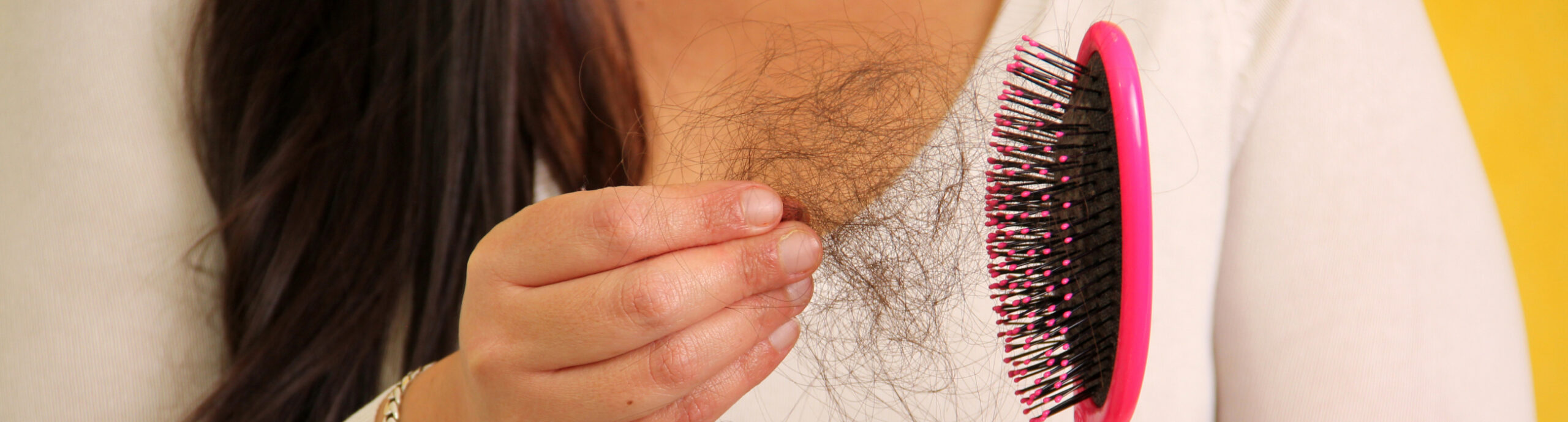 Chute de cheveux post-partum : les solutions