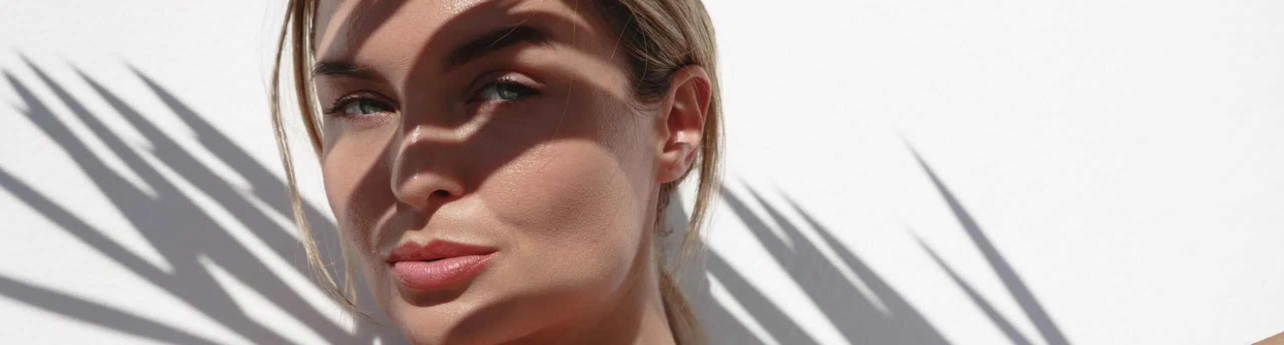 Acide hyaluronique et soleil : les bons gestes